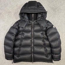 Load image into Gallery viewer, Moncler Pascal Black Size 6

