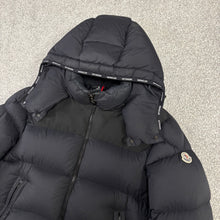 Load image into Gallery viewer, Moncler Wargnier Black Size 3
