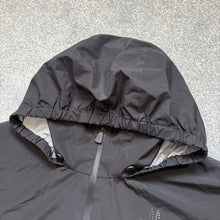 Load image into Gallery viewer, Moncler Grenoble Vieille Black Size 4
