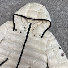Load image into Gallery viewer, Moncler Bady White Age 14
