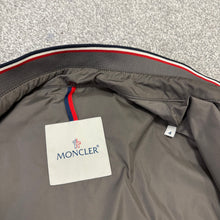 Load image into Gallery viewer, Moncler Albert Grey Size 4
