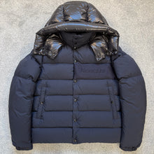 Load image into Gallery viewer, Moncler Aubrac Navy Size 3
