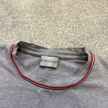 Load image into Gallery viewer, Moncler T-Shirt Grey Age 14
