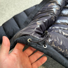 Load image into Gallery viewer, Moncler Chevalier Navy Size 0
