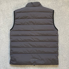 Load image into Gallery viewer, Moncler Gordes Gilet Grey Size 4
