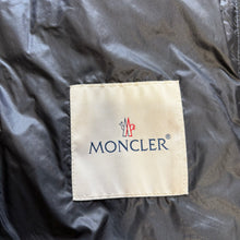 Load image into Gallery viewer, Moncler Hers Navy Size 3
