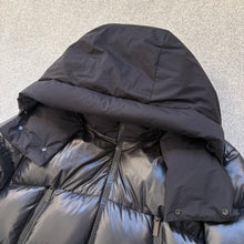 Load image into Gallery viewer, Moncler Zubair Black Size 6

