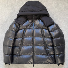 Load image into Gallery viewer, Moncler Zubair Black Size 6
