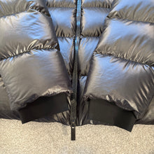 Load image into Gallery viewer, Moncler Zubair Black Size 6
