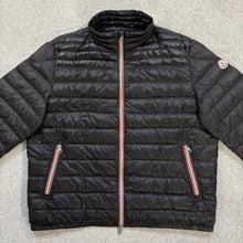 Load image into Gallery viewer, Moncler Daniel Black Size 7
