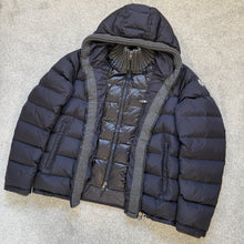 Load image into Gallery viewer, Moncler Canut Navy Size 5
