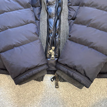 Load image into Gallery viewer, Moncler Canut Navy Size 5
