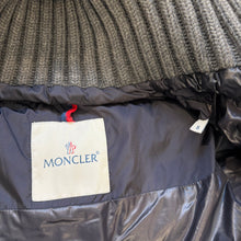 Load image into Gallery viewer, Moncler Canut Navy Size 5
