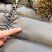 Load image into Gallery viewer, Moncler Byron Grey Size 6

