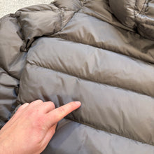 Load image into Gallery viewer, Moncler Byron Grey Size 6
