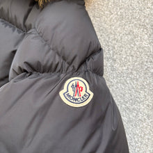 Load image into Gallery viewer, Moncler Veyre Black Size 3
