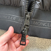 Load image into Gallery viewer, Moncler Veyre Black Size 3
