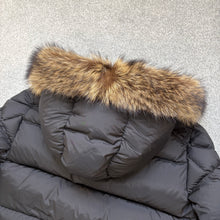 Load image into Gallery viewer, Moncler Veyre Black Size 3
